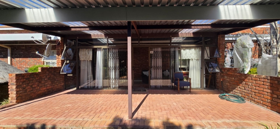 1 Bedroom Property for Sale in Oudorp North West